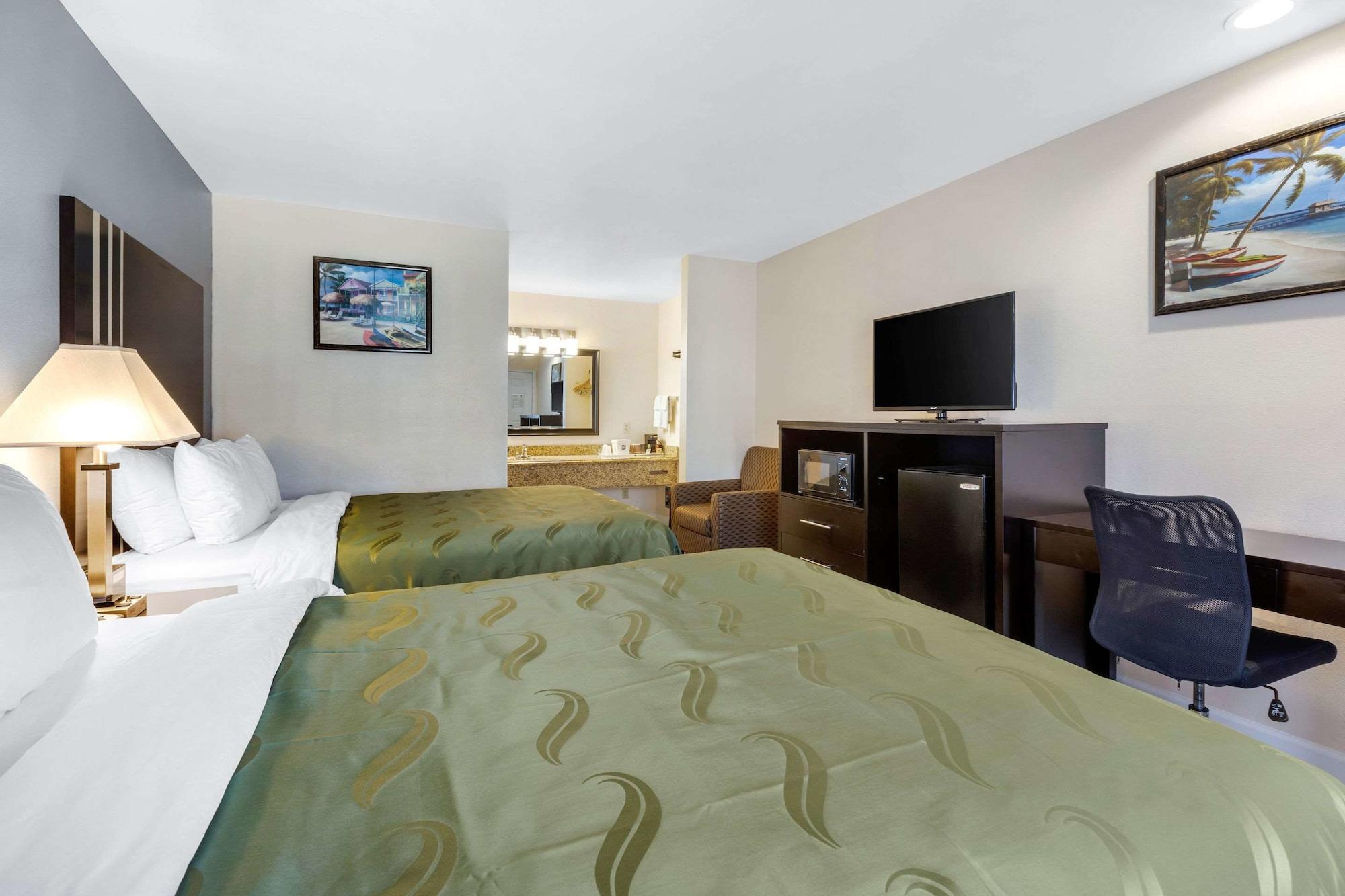 Quality Inn & Suites Huntington Beach Exterior photo