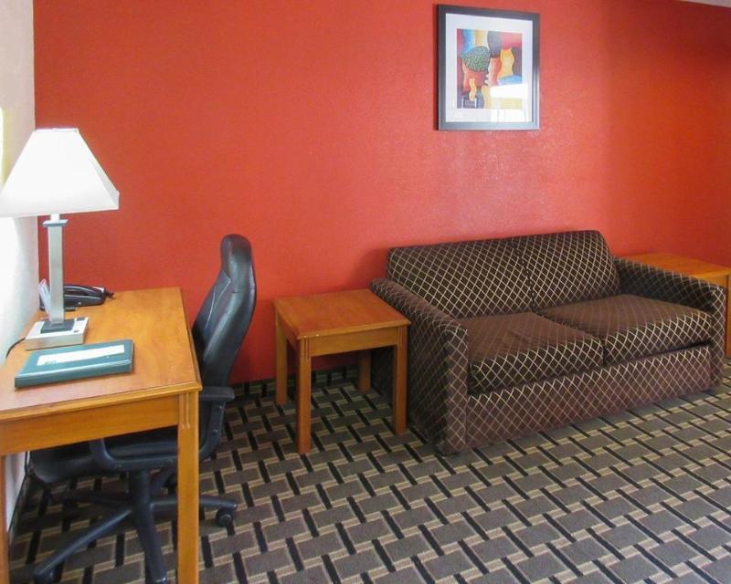 Quality Inn & Suites Huntington Beach Exterior photo