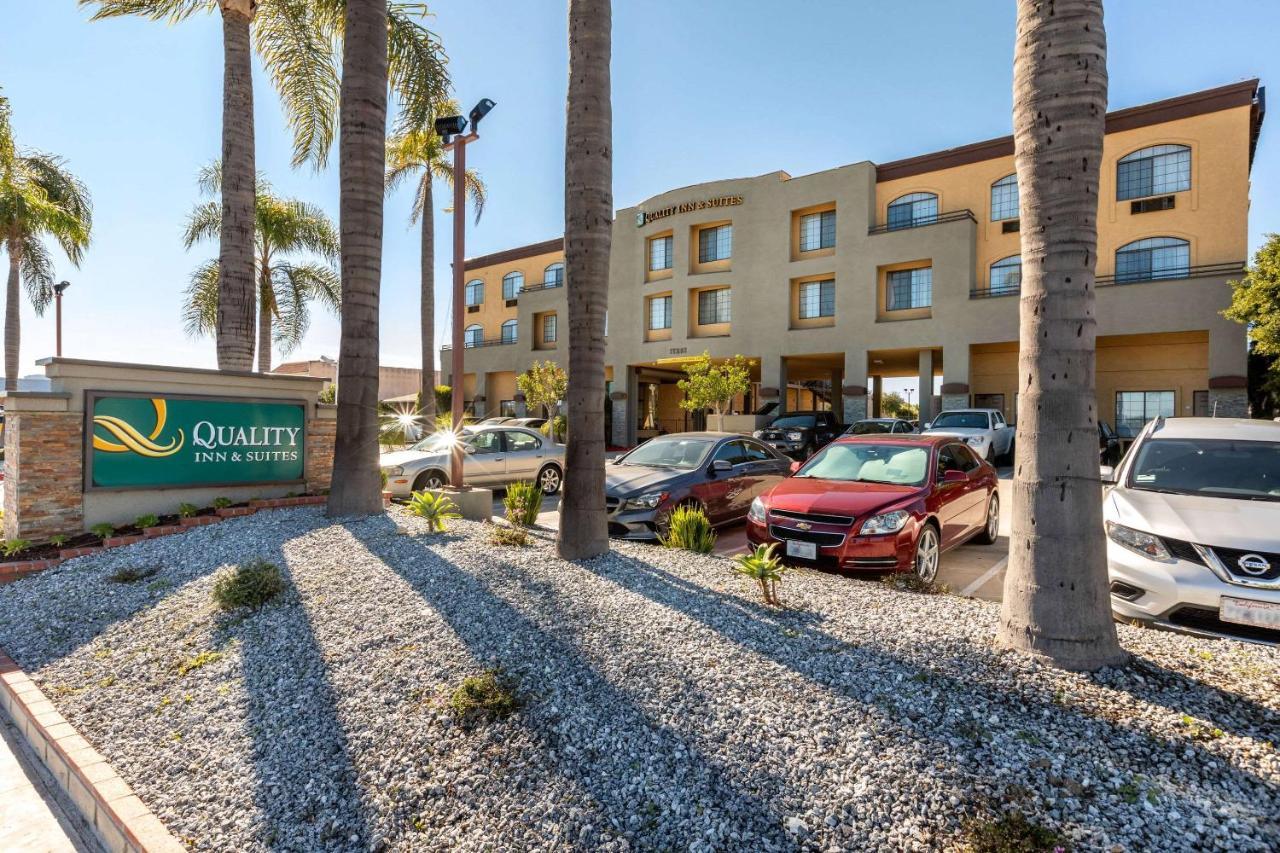 Quality Inn & Suites Huntington Beach Exterior photo
