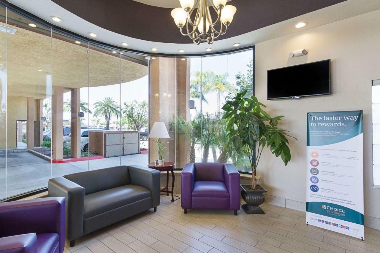 Quality Inn & Suites Huntington Beach Exterior photo